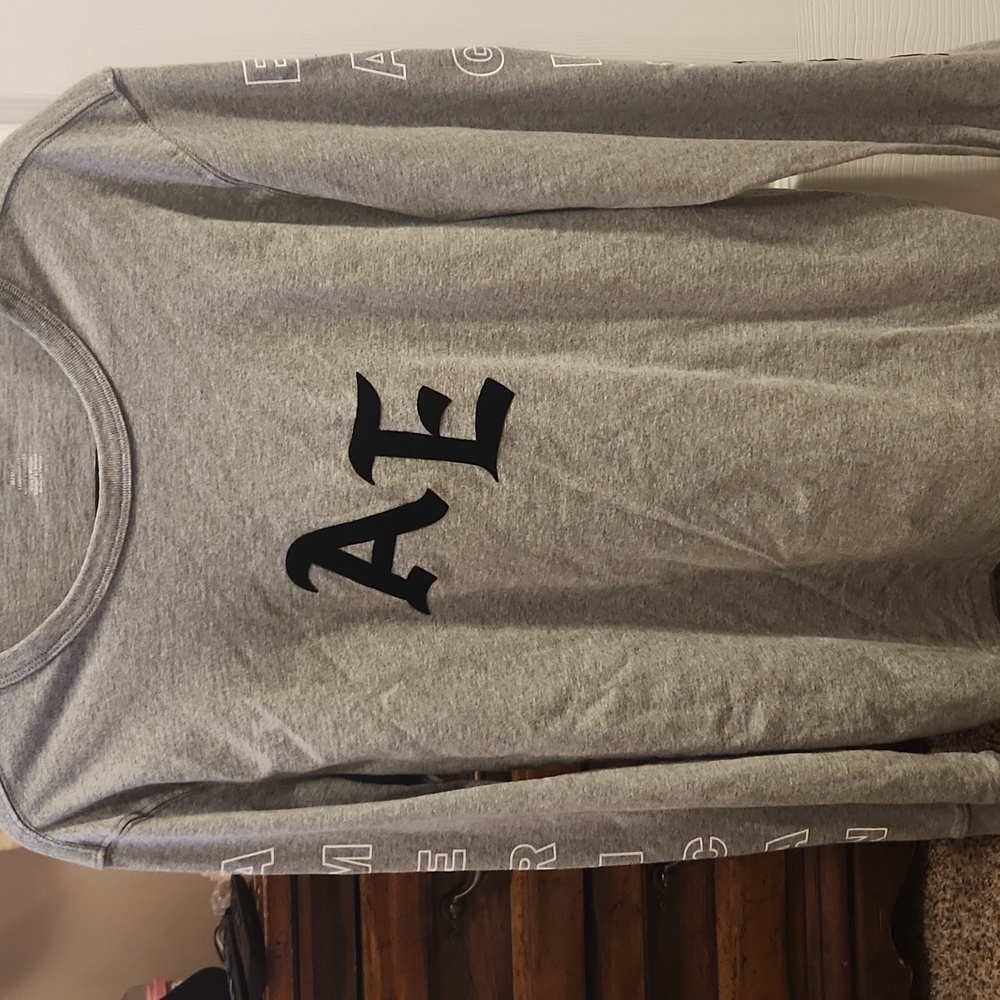 American Eagle long sleeve shirt